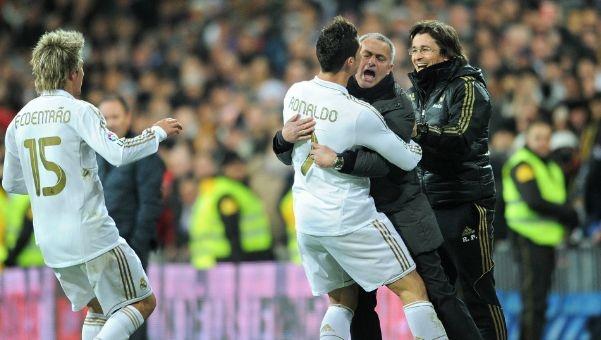 来看中国女足的比赛遇到了前男足主教练扬科维奇