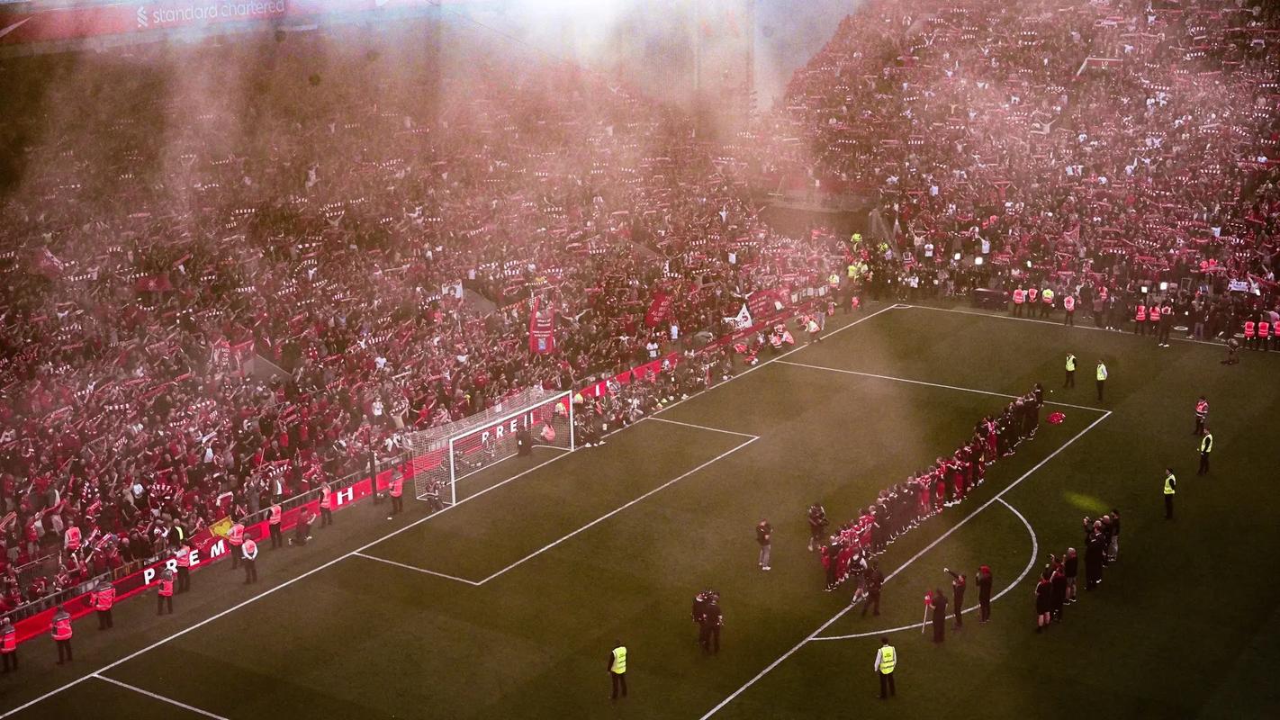 篮球火箭球员赛前训练亮眼