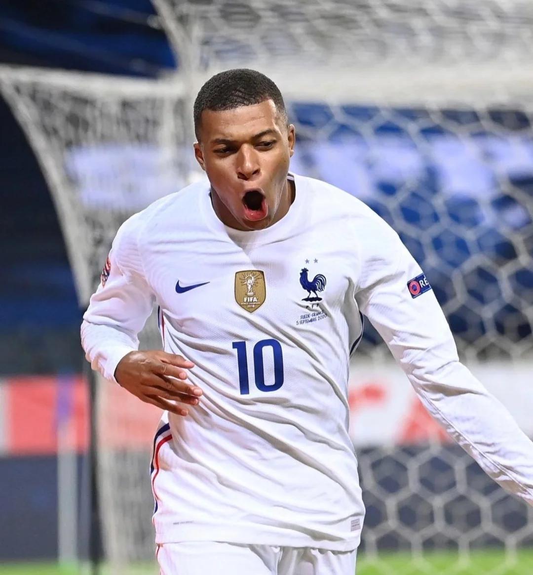 巴萨今年打进169球排队史第五，前四次均是在梅西时代（巴萨本年度轰入169球居队史第5，前四纪录皆为梅西时代）