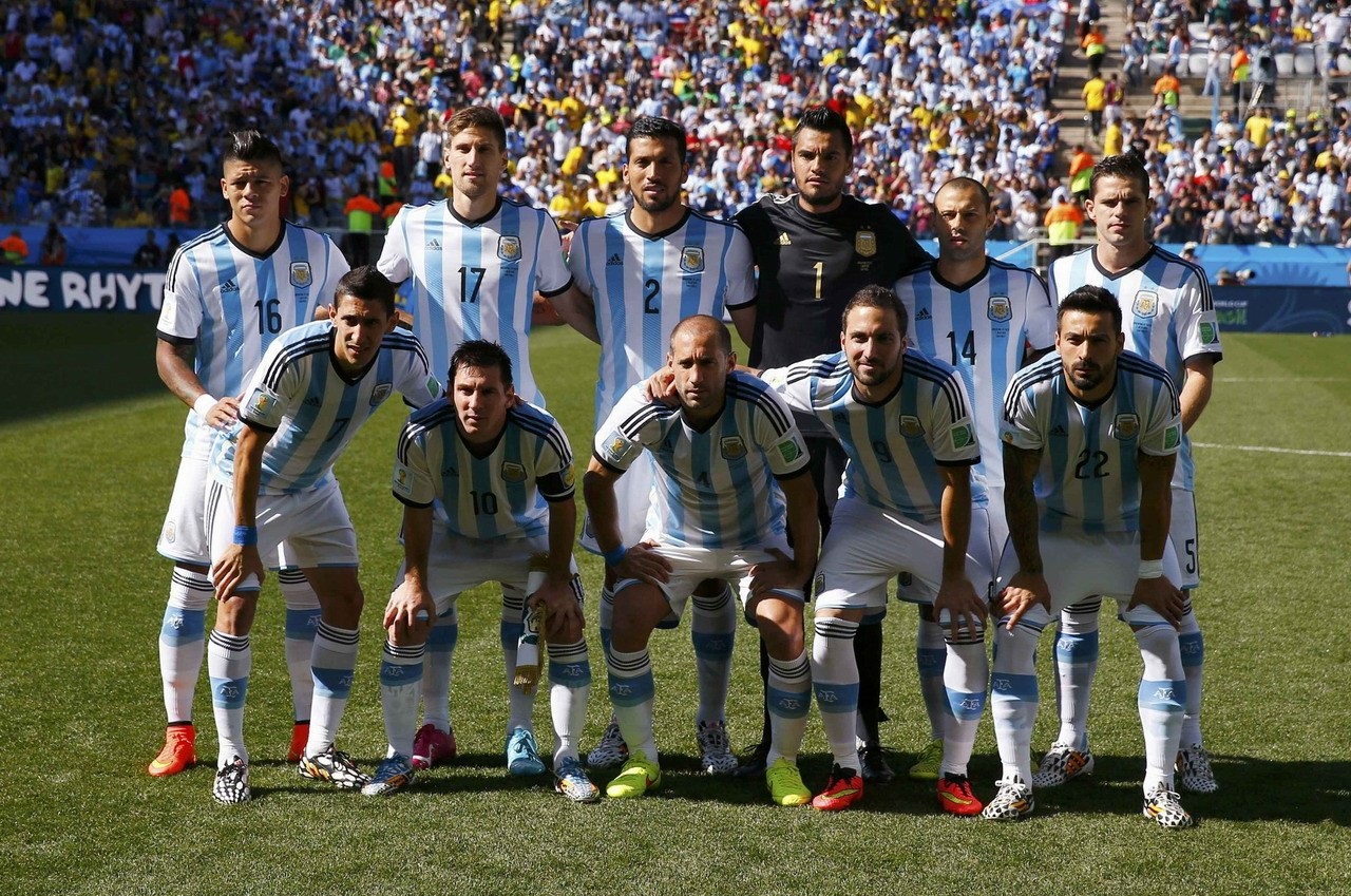 凯恩已在德甲10次完成帽子戏法，为该联赛历史第5多