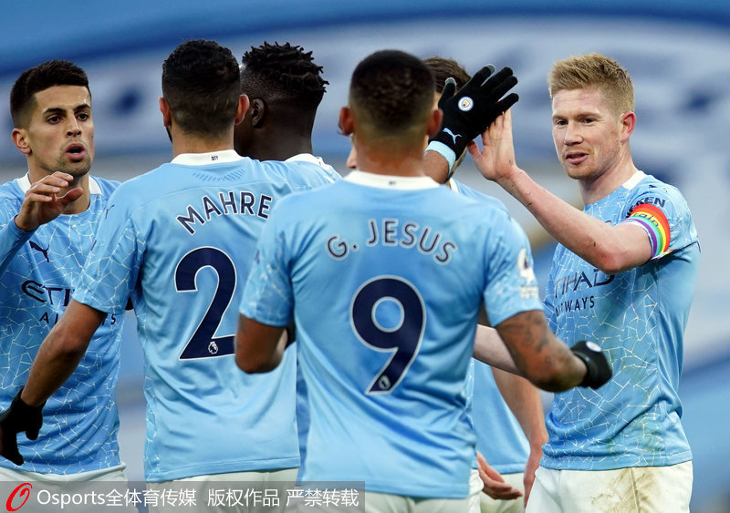 天空：谢什科在对热刺的比赛中膝盖受伤，将至少伤缺一个月（天空体育：谢什科对阵热刺膝盖受伤，至少缺阵一个月）